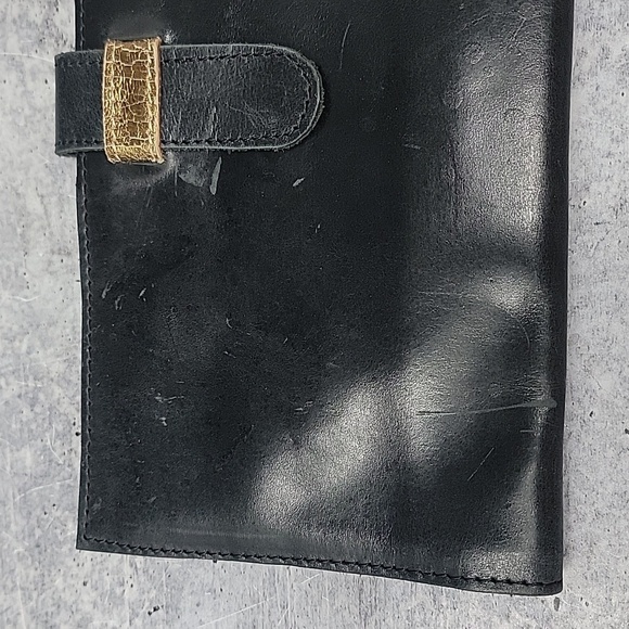 Sseko | Black Leather Clutch with Gold Accent - Picture 7 of 8